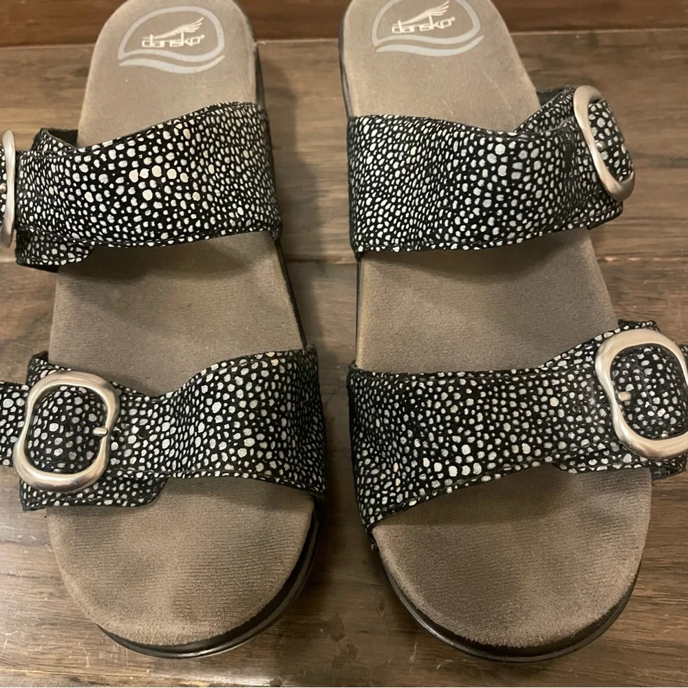 Dansko pre owned